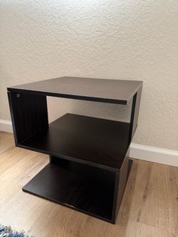 Dresser/End table Dark wood