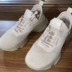 🔥Steve Madden NY90 Rhinestone Sneakers! Size [7.5m] - Cute & Comfy - Must Go!🔥