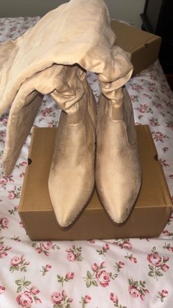 Amazon Nude Boots Size 5