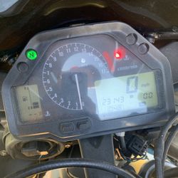 2005 Honda Cbr600rr  $4000,00 firm