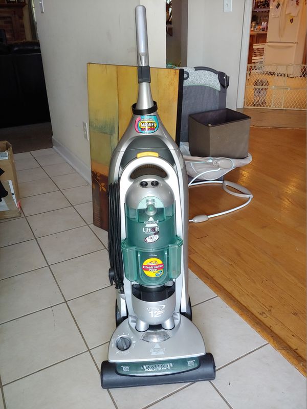 Bissell LiftOff Revolution Pet Bagless Vacuum w/Detachable Canister for Sale in Myrtle Beach