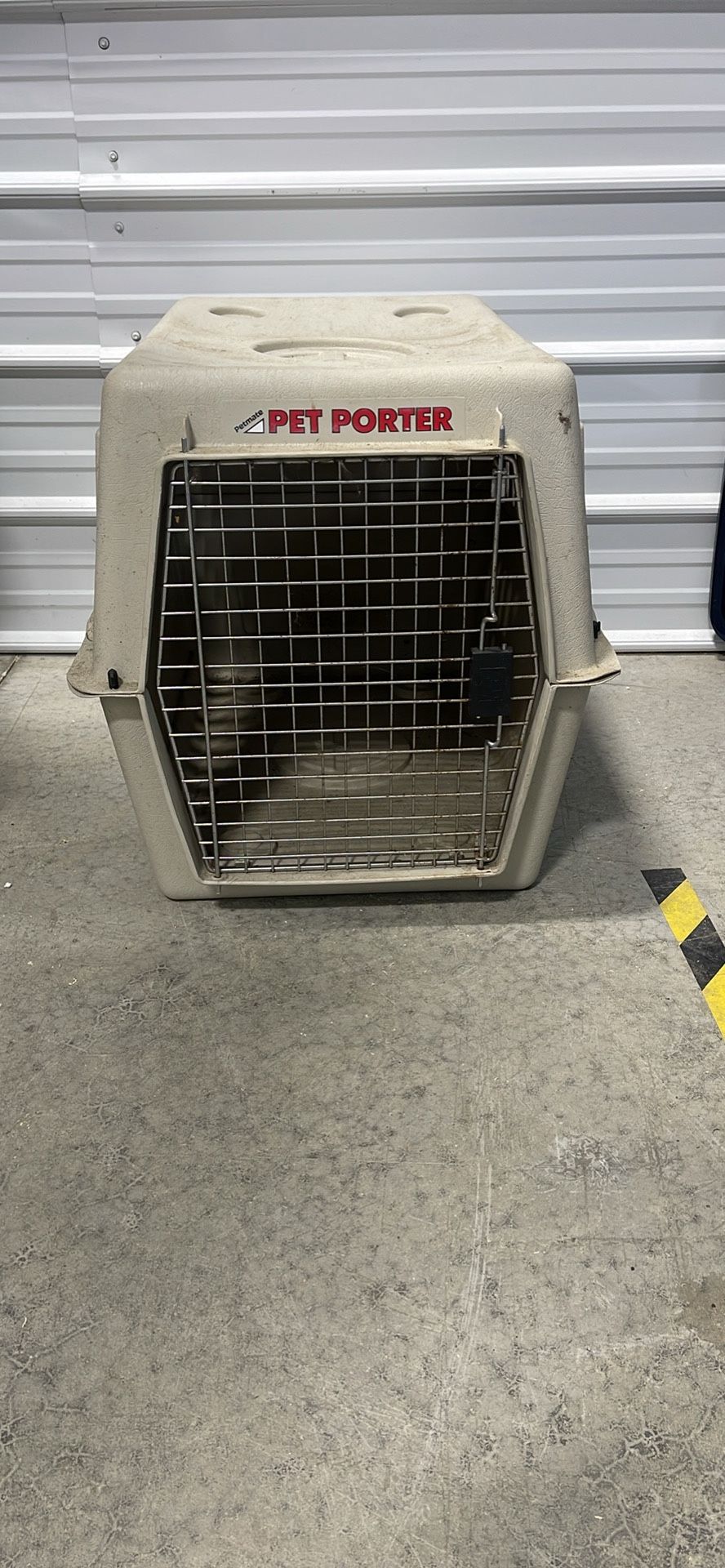 Pet Carrier / Crate