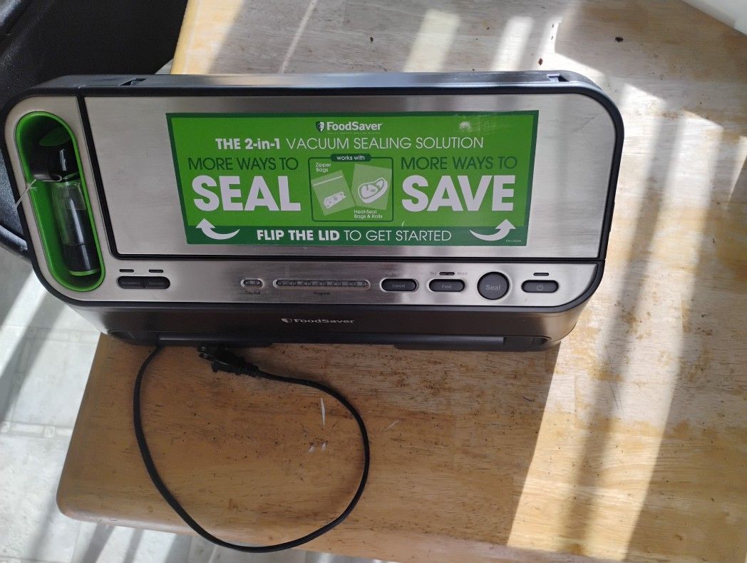Food Saver 2-in-1 Vacuum Sealer