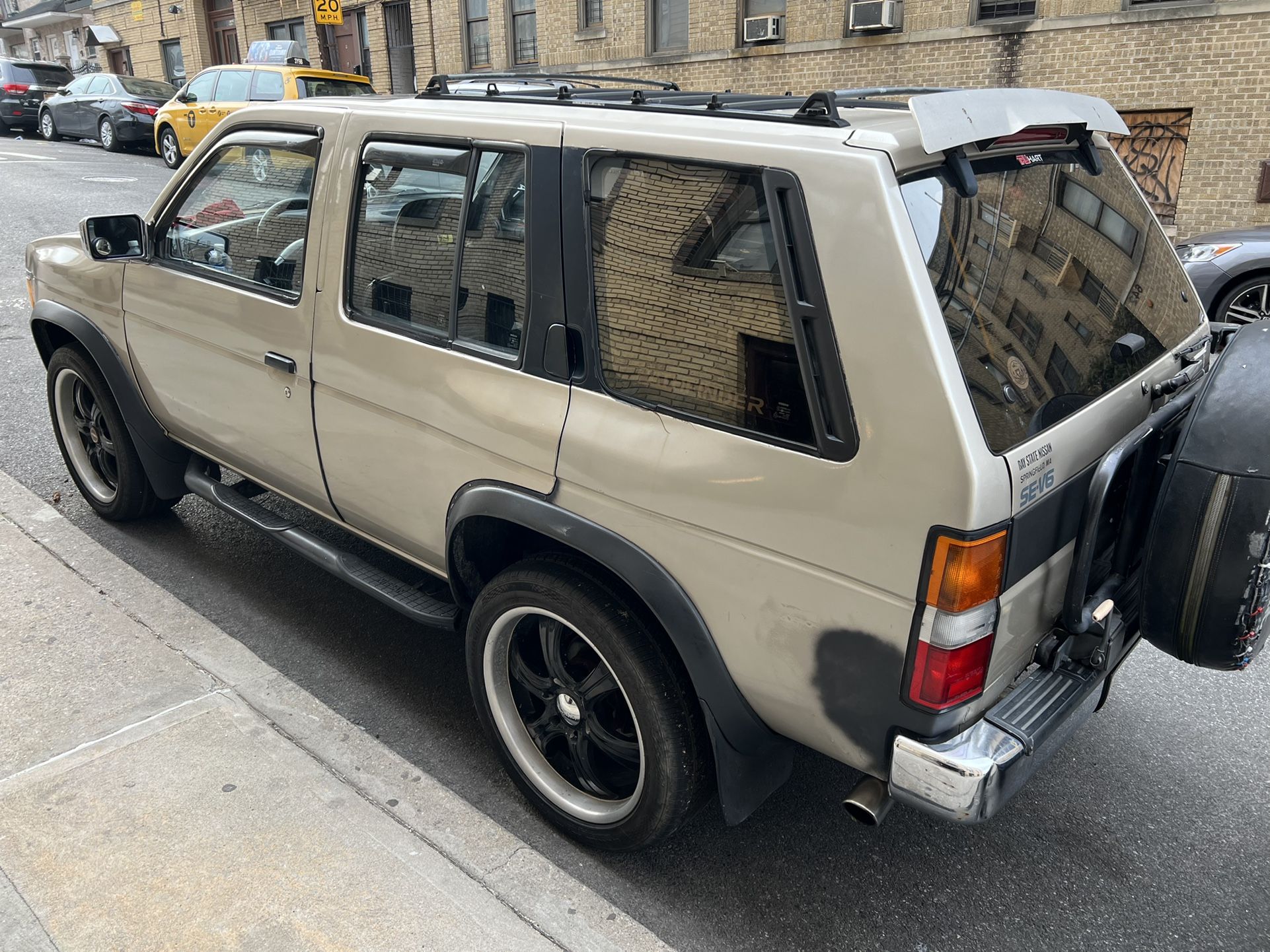 1989 Nissan Pathfinder