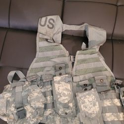 U.S. Army MOLLE II Fighting Load Carrier (FLC) Tactical Camo Vest