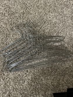 Metal Hangers - 85 count