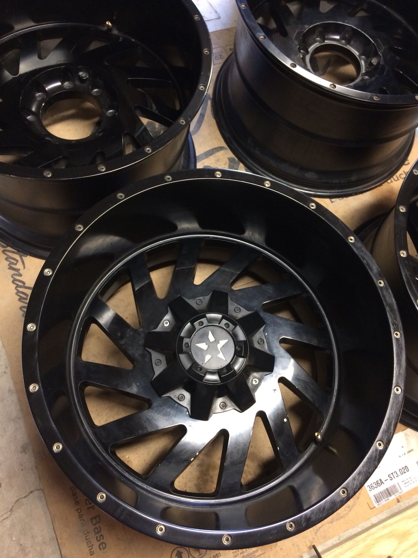 Dfd 388 20x12 8 lug x6.5 -44 offset