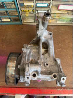 OEM Honda K24 Water Pump With Housing Assembly ā Good Condition