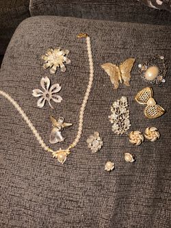 Vintage  jewelry