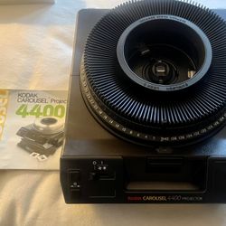 Kodak Carousel Slide Projector 4400. Only Needs New Bulb 