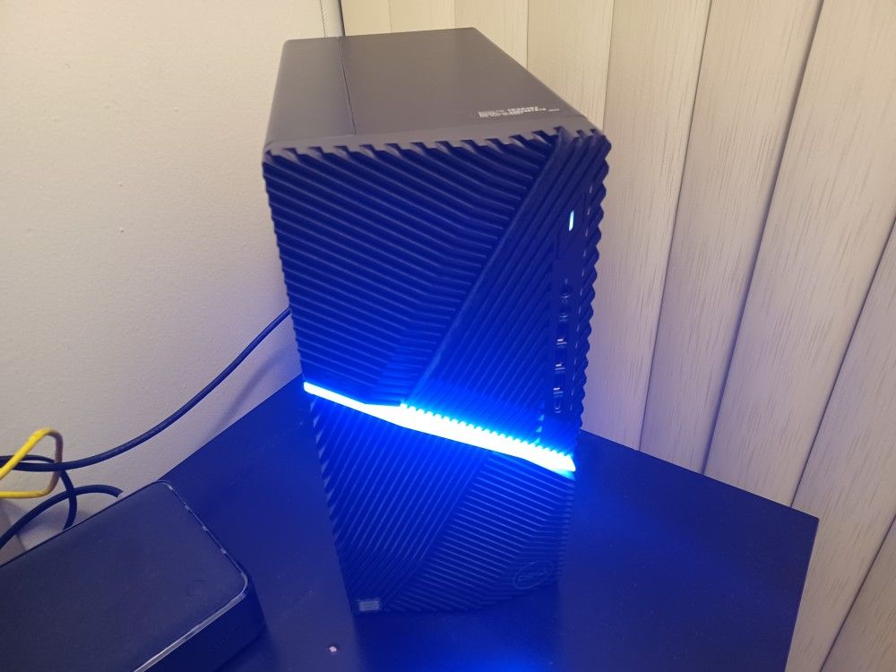 Dell Gaming computer And Sceptre Monitor