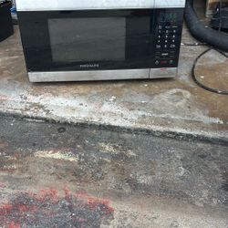 Frigidaire Microwave 