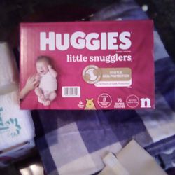 Huggies Pampers 76