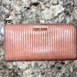 EUC Miu Miu Pink Leather Zippered Wallet w/ Authenticity