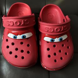Size 7t Kids -Lightning mcqueen Crocs