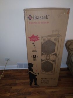 Two speakers w Bluetooth USB rado w microphone IBASTEK 2 15" $350 10000 Watts the other one $400