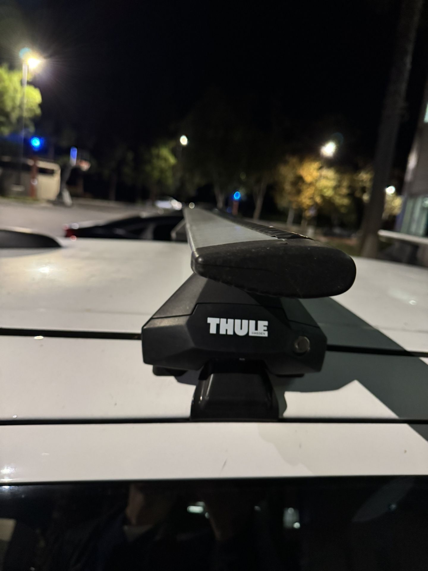 Thule Evo Clamp Roof Rack Set with 5143 Fit Kit — 48 in Bars + Locks