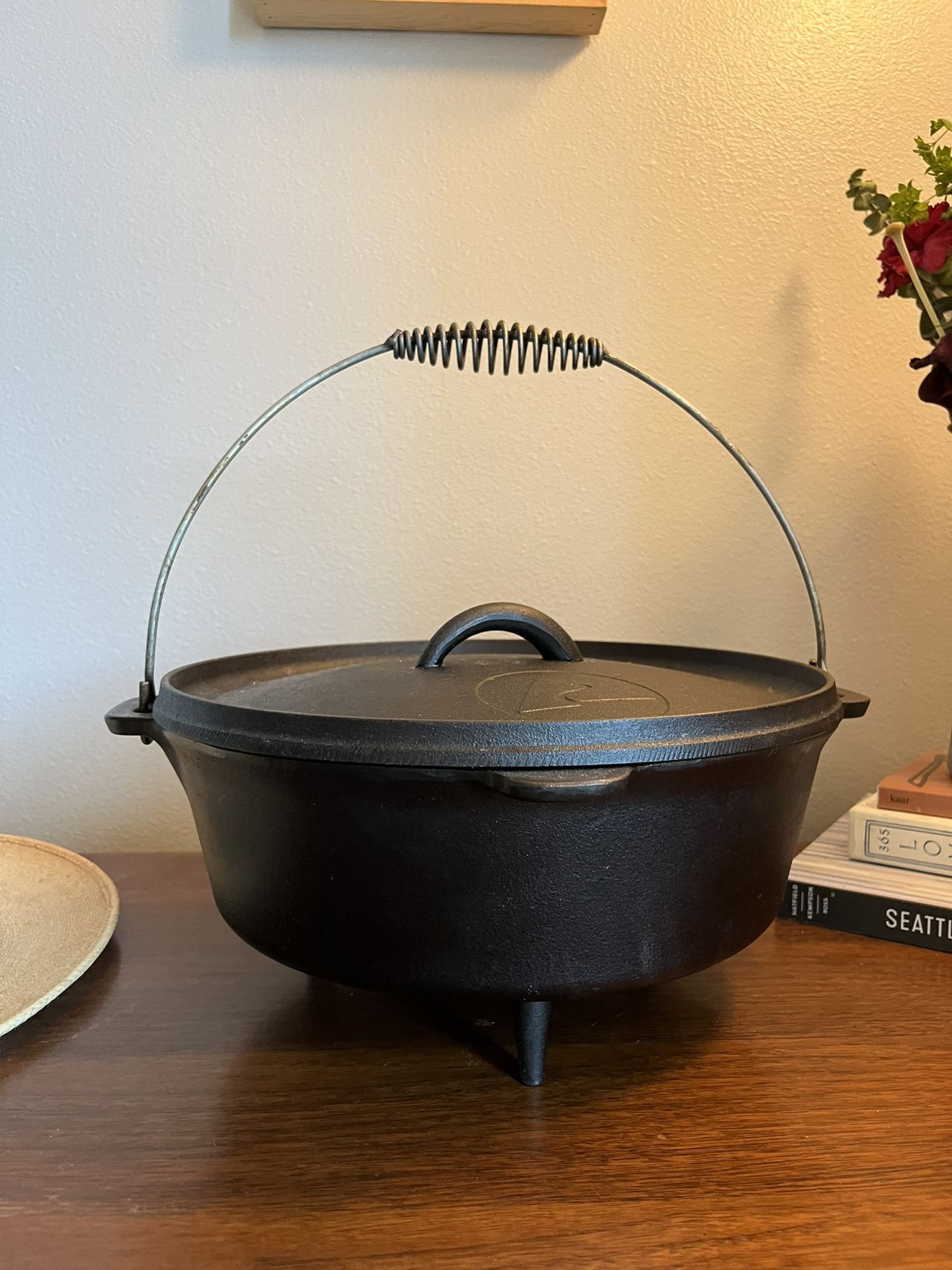 Ozark Trail 5 Qt Camping Dutch Oven (Cast Iron) for Sale in Seattle, WA
