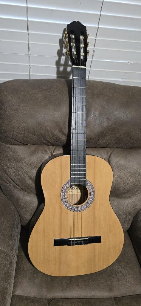 CLASSICAL ACOUSTIC GUITAR $59