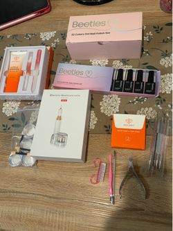 Nail/Manicure Set - Beetles & Modelones Nail Polish