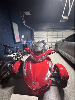 2011 Can-Am Spyder RT-S | Viper Red | 4,928 Miles | $8,000