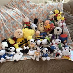Snoopy , Charlie Brown & Friends Plushies, Stuffed, Slippers Vintage Modern PEANUTS 
