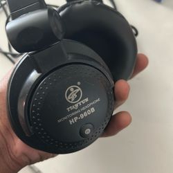 Monitoring Headphone