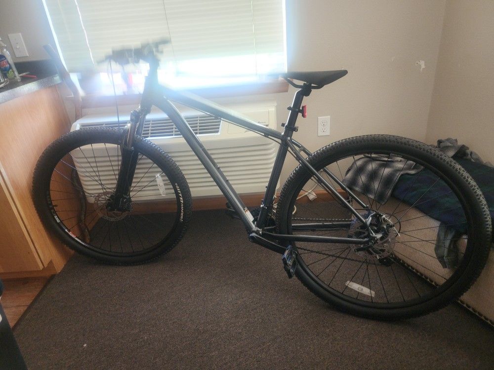 29" CANNONDALE Trail 8