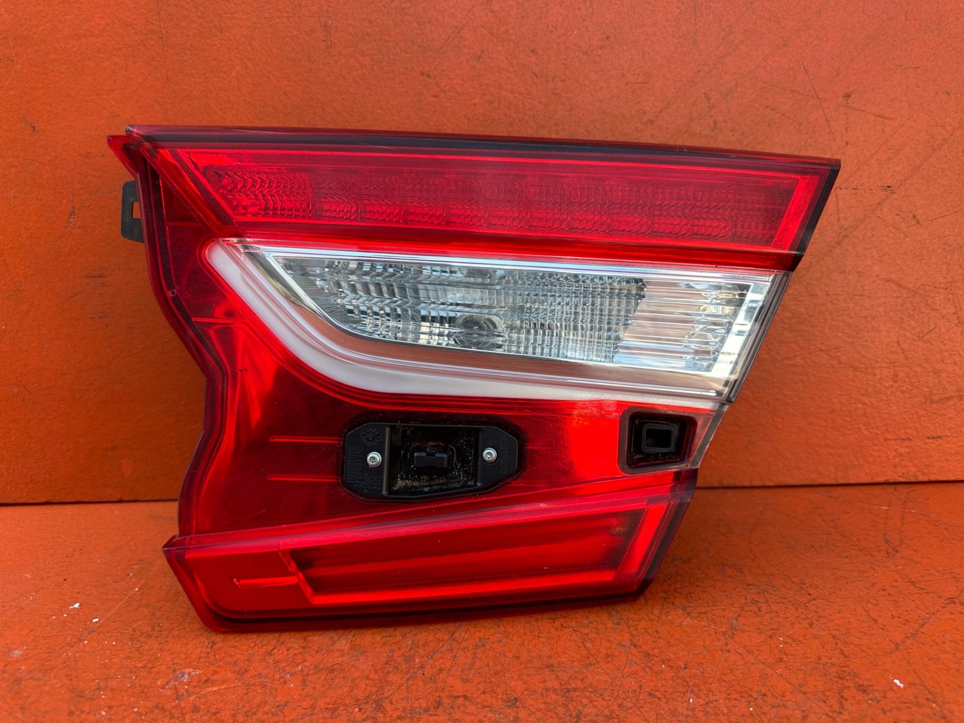 2018 - 2022 HONDA ACCORD RIGHT PASSENGER INNER LED TAIL LIGHT OEM 34150-TVA-A013