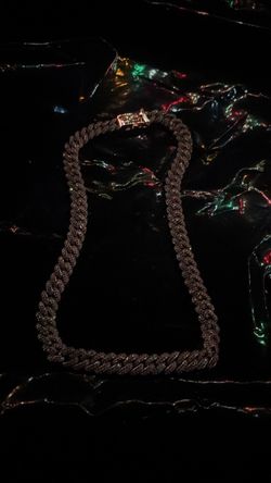 18k rose GP Iced Out Cuban Link Chain Necklace