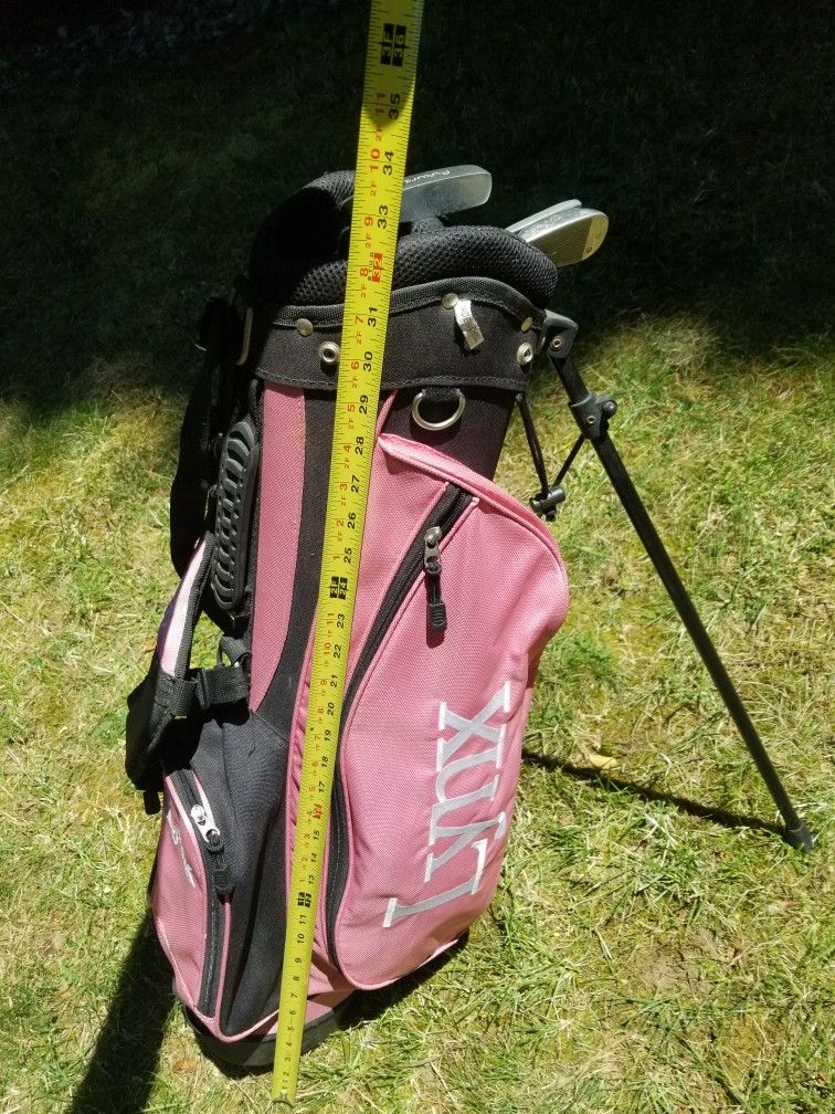 Child Size Golf Bag and 3 Clubs