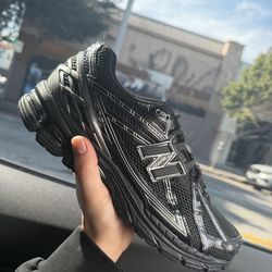 New balance black silver