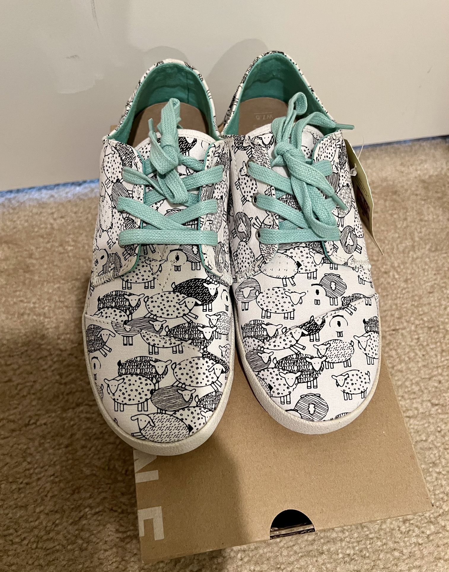 Toms Paseo White Canvas Sheep Sneakers 7.5