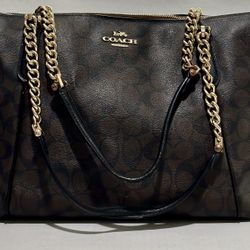 Coach Ava Chain Tote Bag  Gently Used in Great Comdition 