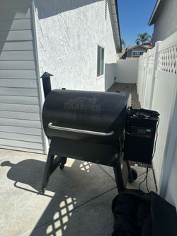 Traeger Pellet Grill w/ WiFIRE + Cover