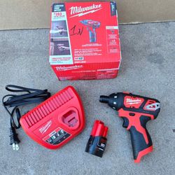 Milwaukee 12V Screwdriver KIT