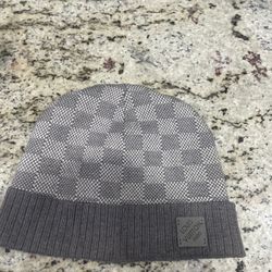 Lv Hat