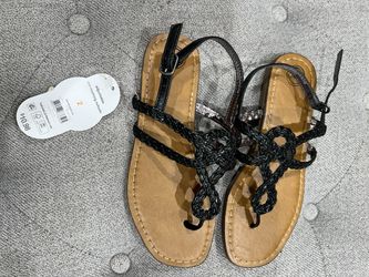 New Girls Black Sandals Size 2. 