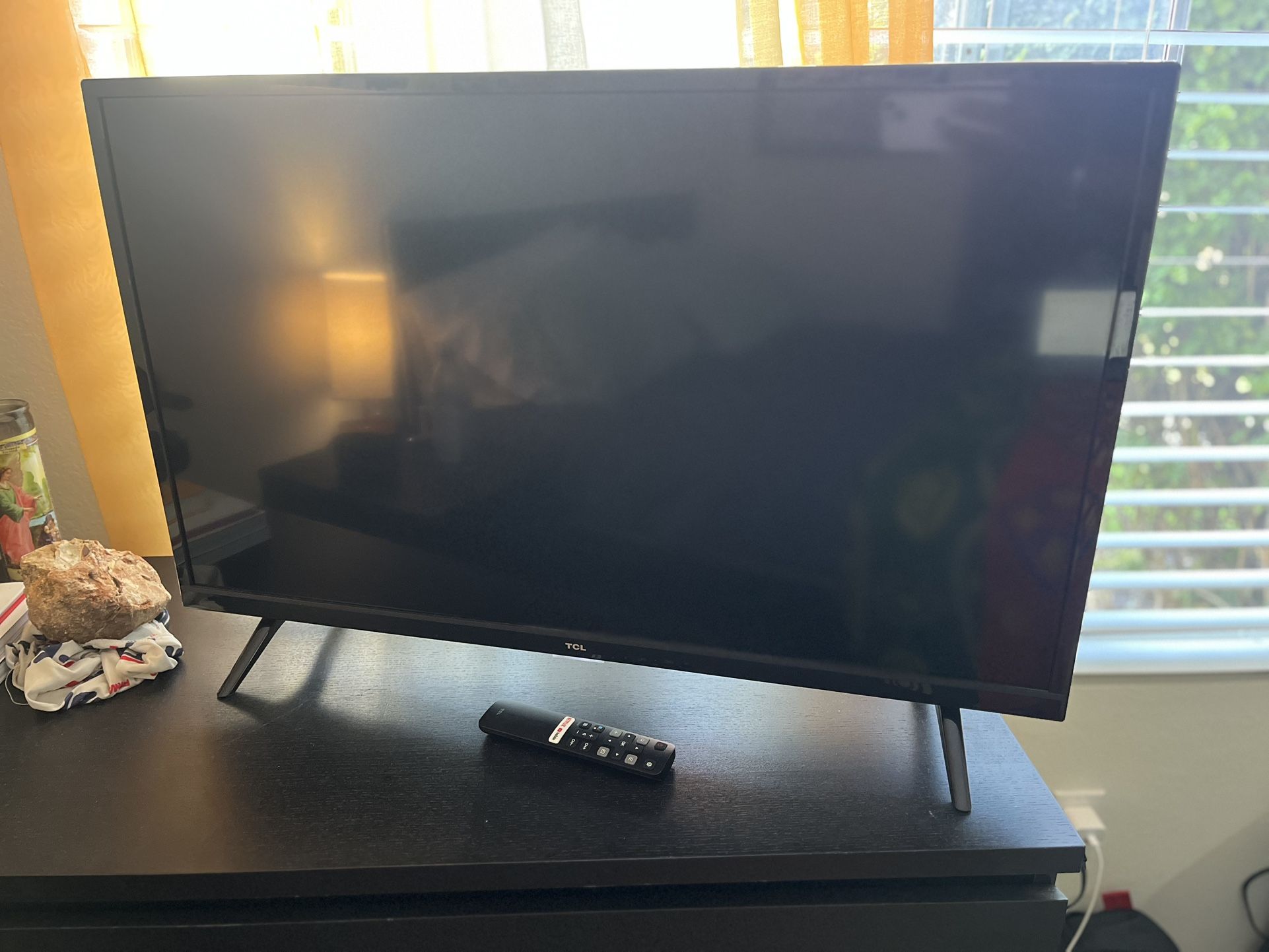 TCL 30INCH SMART TV