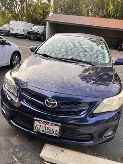 Toyota Corolla SE – Dark Blue