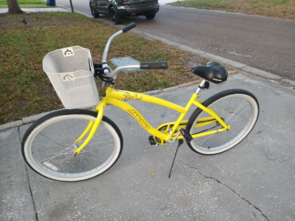 Dynacraft Magna Rip Curl 26 Bike Bicycle With Front Basket for Sale in Tampa FL OfferUp