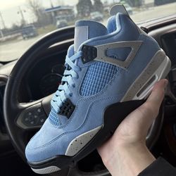 Air Jordan 4 unc size 11 brand new never worn $320