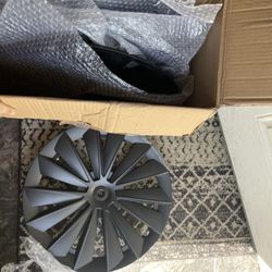 BRAND NEW 20in All Black Hubcaps