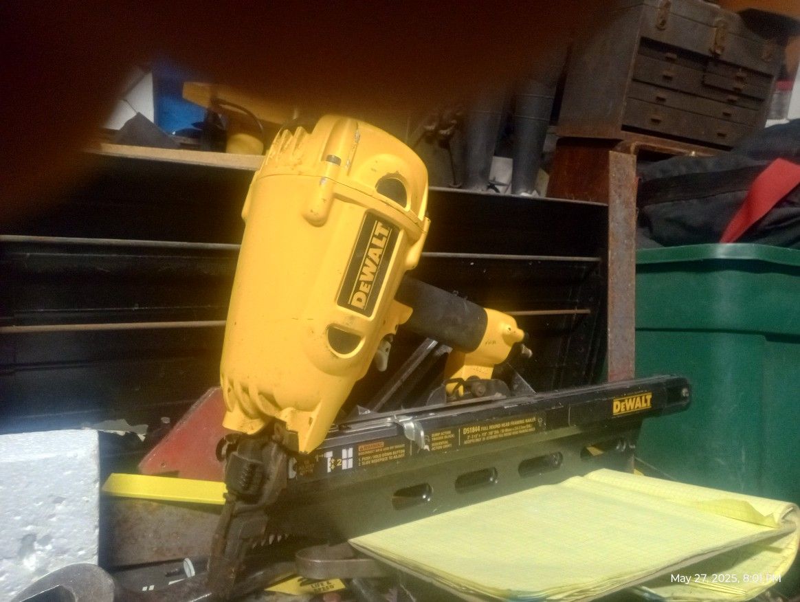 De Walt D51844 Fill Round Head Framing Nailer