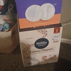 Baby Daipers And Breast Pads 