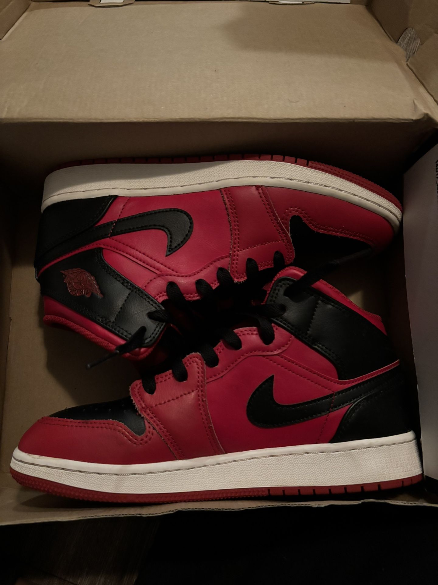 Air Jordan 1 Mid Rise, Size 6 In Kids