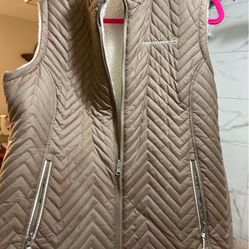Woman’s Fall Vest. Beige. Size X-LARGE 