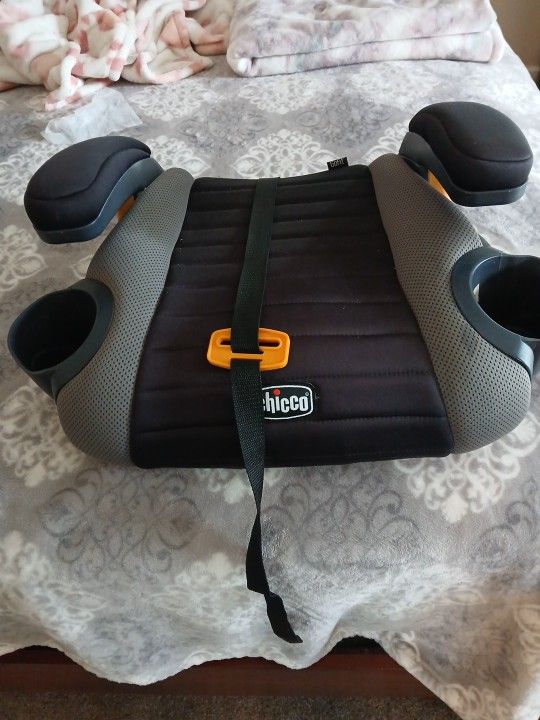 CHILD BOOSTER SEAT/CAR SEAT