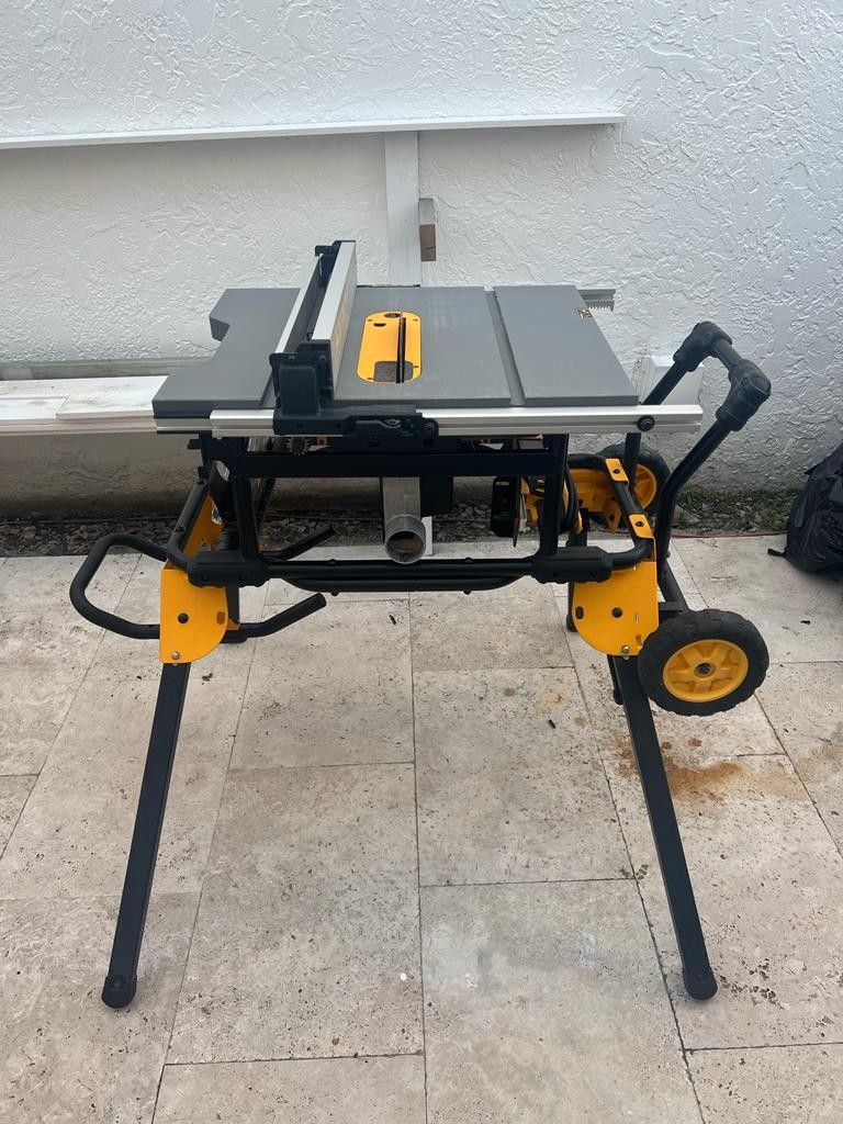 Dewalt DWE7491 10" Jobsite Table Saw & Rolling Stand