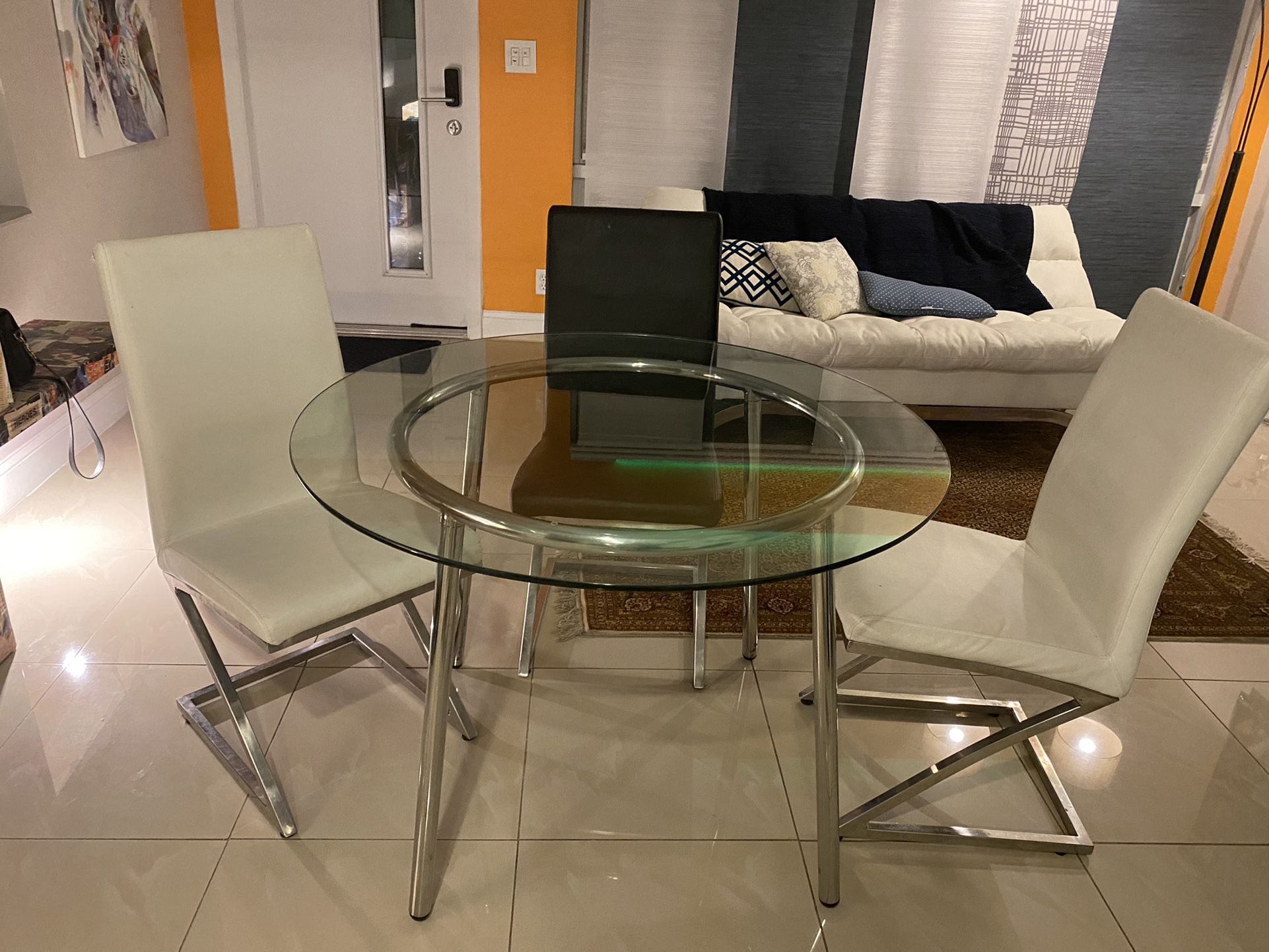 Circular Round Glass Dining Table